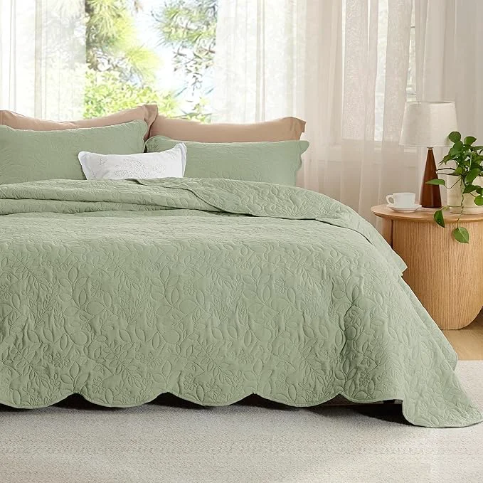 Premium Bedsure Quilts Queen Size – Ultra Soft Pre-Washed Cloud-Like Bedding All-Season Lightweight Comforter for Country Bedroom Leaf Design Coverlet in Desert Sage 90 x 96 Inches Stitch- Quilting Ultra Soft Lightweight Machine Washable Pet-Friendly Environmentally Friendly