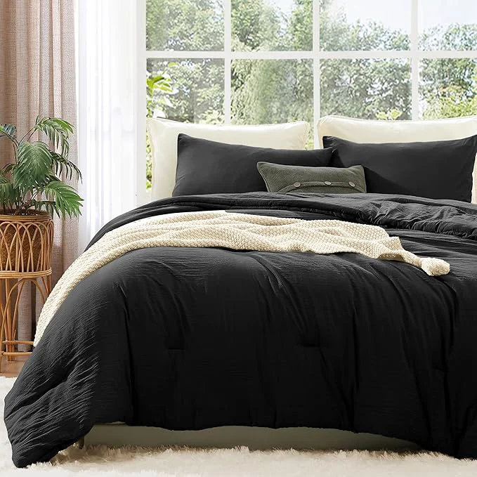 Durable WRENSONGE King Size Comforter Set – 3 Pieces Prewashed Black Comforter Soft Lightweight for All Seasons Fluffy Down Comforter King Size with 2 Pillow Shams Green