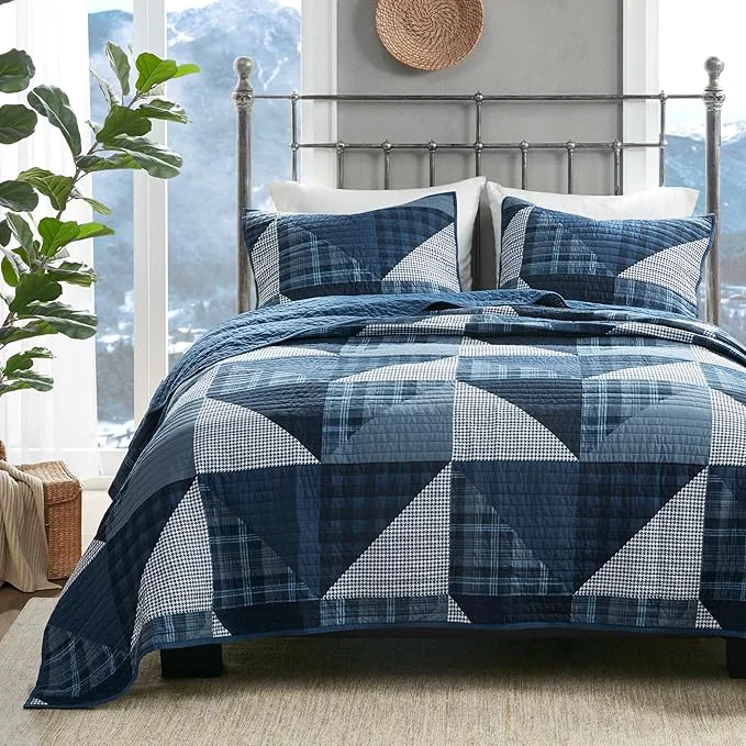 Fashionable Woolrich Reversible Quilt Set – Cottage Styling Reversed to Solid Color All Season Lightweight Coverlet Cozy Bedding Layer Matching Shams Oversized King Cal King Olsen Geometric Blue Fine