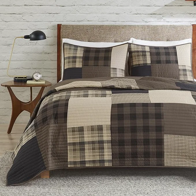 High-End Woolrich Winter Hills Reversible Quilt Set – Cottage Styling Reversed to Solid Color All Season Lightweight Coverlet Cozy Bedding Layer Matching Shams Oversized Full Queen Plaid Tan 3 Piece Flexible
