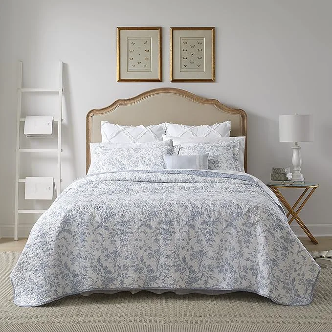 First-Class Laura Ashley – Twin Quilt Set Soft Cotton Bedding with Reversible Design Medium Weight for Year Round Use 2 Piece Bed Set with Matching Pillowcase Amberley Blue Flexible