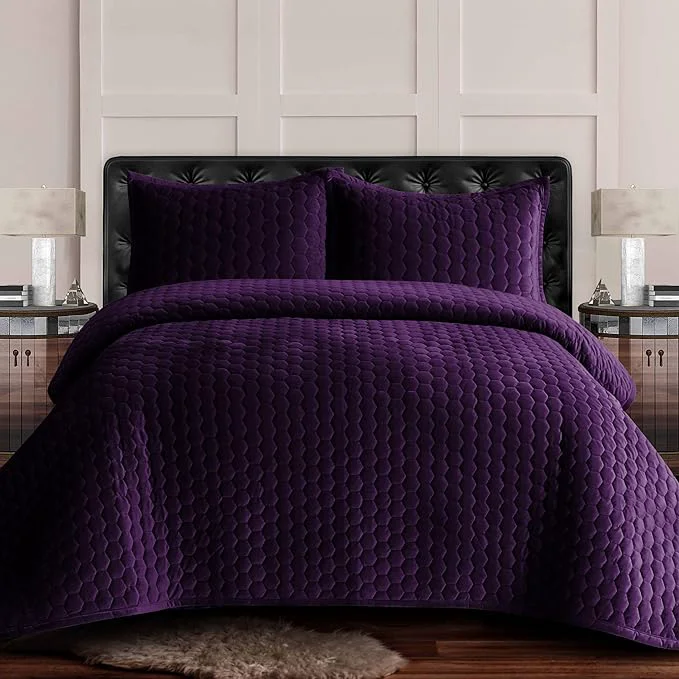 Excellent Tribeca Living Lugano Oversized Velvet Quilt Set – All Season Extra Large 3 Piece Queen Size Comforter Set with 2 Pillow Shams in Purple Honeycomb Pattern 260GSM Carefully Designed