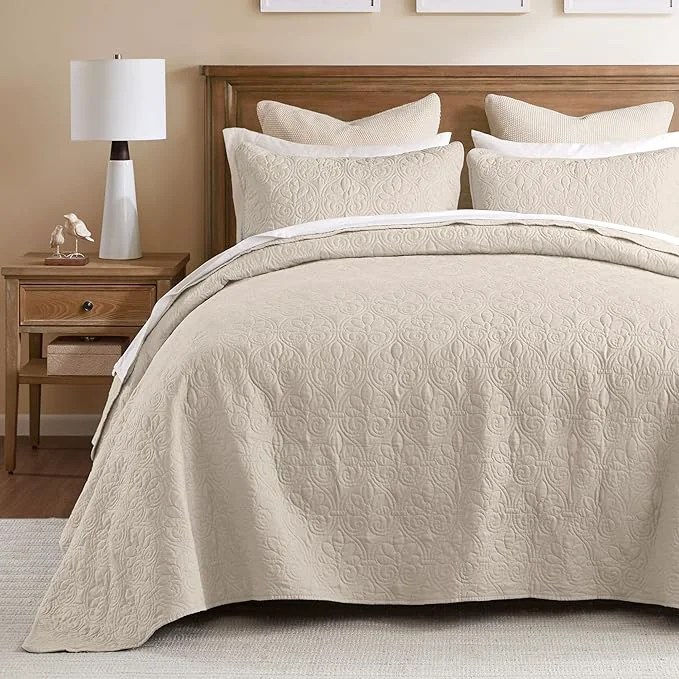 Contemporary Madison Park Quebec Full Size Quilt Bedding Set – Ivory Damask – 3 Piece Bedding Quilt Coverlets – Ultra Soft Microfiber Bed Quilts Quilted Coverlet Consistent
