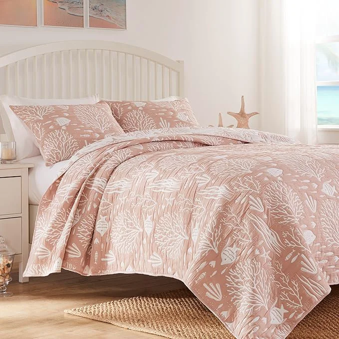Environmentally Friendly Greenland Home Coastal Paradise Reversible Matelassé Coverlet Set 3-Piece King Cal King Marina Blush Natural