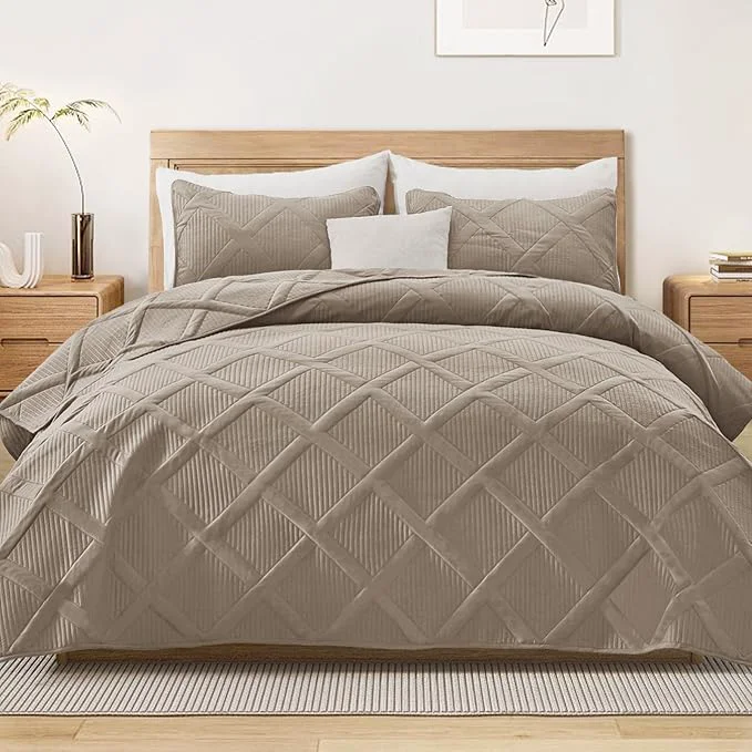 Innovative Exclusivo Mezcla Quilt Set Oversized King Size 3 Pieces Taupe Cal King Quilt Dependable