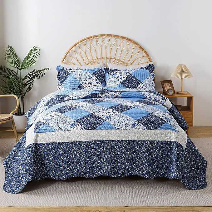 Stylish HoneiLife California King Quilt 120×120-3 Pcs Oversized King Bedspreads Extra Large Quilt Sets All Season Use Rustic Bedding Sets King Size Reversible Coverlet Microfiber Bed Quilts Blue Premium Material