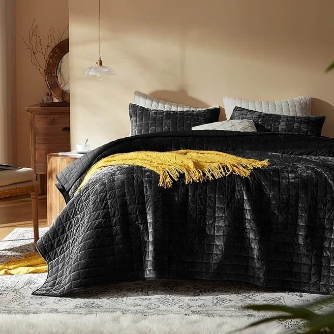 Solid LEAONME Velvet Quilt Full Queen Size-90 39 39 x98 39 39 Lightweight Black Velvet Comforter Set with 2 Pillow Shams Soft Bedspread Coverlet Quilted Bedding Set for All Season Dependable