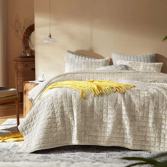 Trusted LEAONME Velvet Quilt Oversized California King-120 39 39 x120 39 39 Lightweight Beige Velvet Comforter Set with 2 Pillow Shams Oversized Bedspread Coverlet Quilted Bedding Set for All Season Exceptional