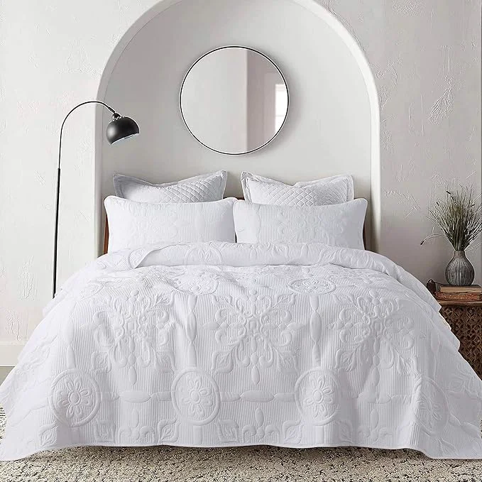 Recyclable B2EVER White Damask Quilt Twin Size Bedding Sets with 1 Pillow Sham Boho Bedspread Lightweight Soft Farmhouse Vintage Bohemian Coverlet Retro Jacquard Pattern Bed Cover for All Season 2 Pieces Convenient
