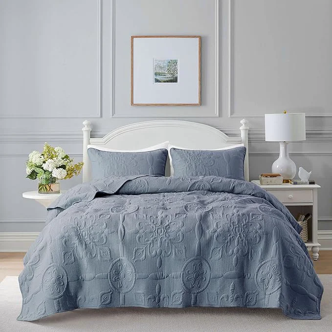 World-Class B2EVER Blue Damask Quilt King Size Bedding Sets with 2 Pillow Shams Boho Bedspread Lightweight Soft Farmhouse Vintage Bohemian Coverlet Retro Jacquard Pattern Bed Cover for All Season 3 Pieces Flexible