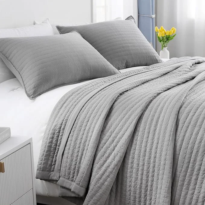 User-Friendly Queen Quilt Set – 90 quot x90 quot Soft Washed 3-Layer Lightweight Bedspread with Multi-Lock Quilting Minimalist Nordic Bedding All-Season Quilt for Spring Summer amp Fall 1 Quilt 2 Pillow Shams Grey Expertly Made