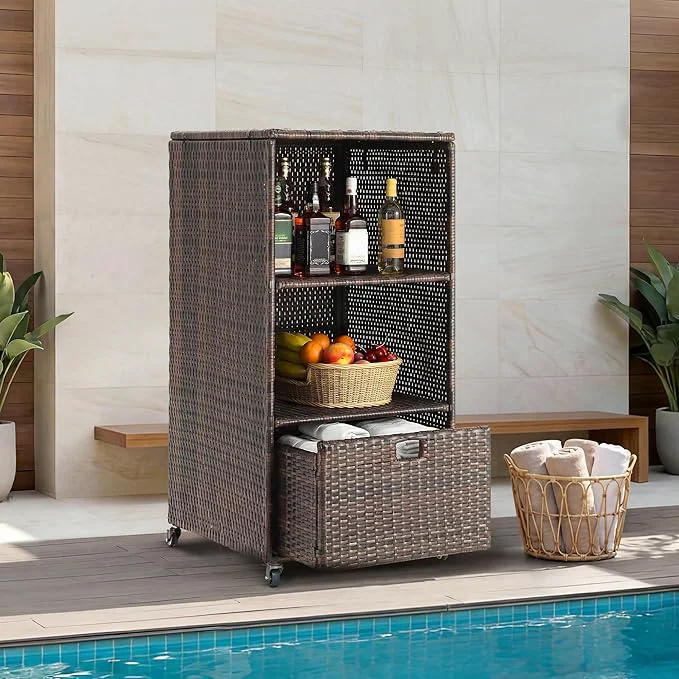 World-Class HOMREST Outdoor Pool Towel Rack Elegant
