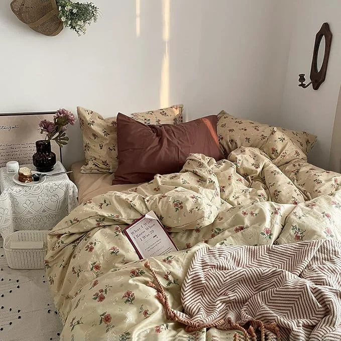 Artisan MKXI Yellowish Beige Red Floral Duvet Cover Set King Size Sophisticated