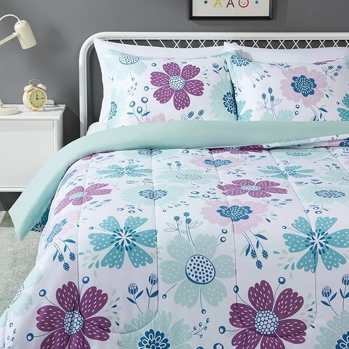Casual Amazon Basics 3-Piece Soft Plush Microfiber Kids’ Comforter and Pillow Sham Set Artisan