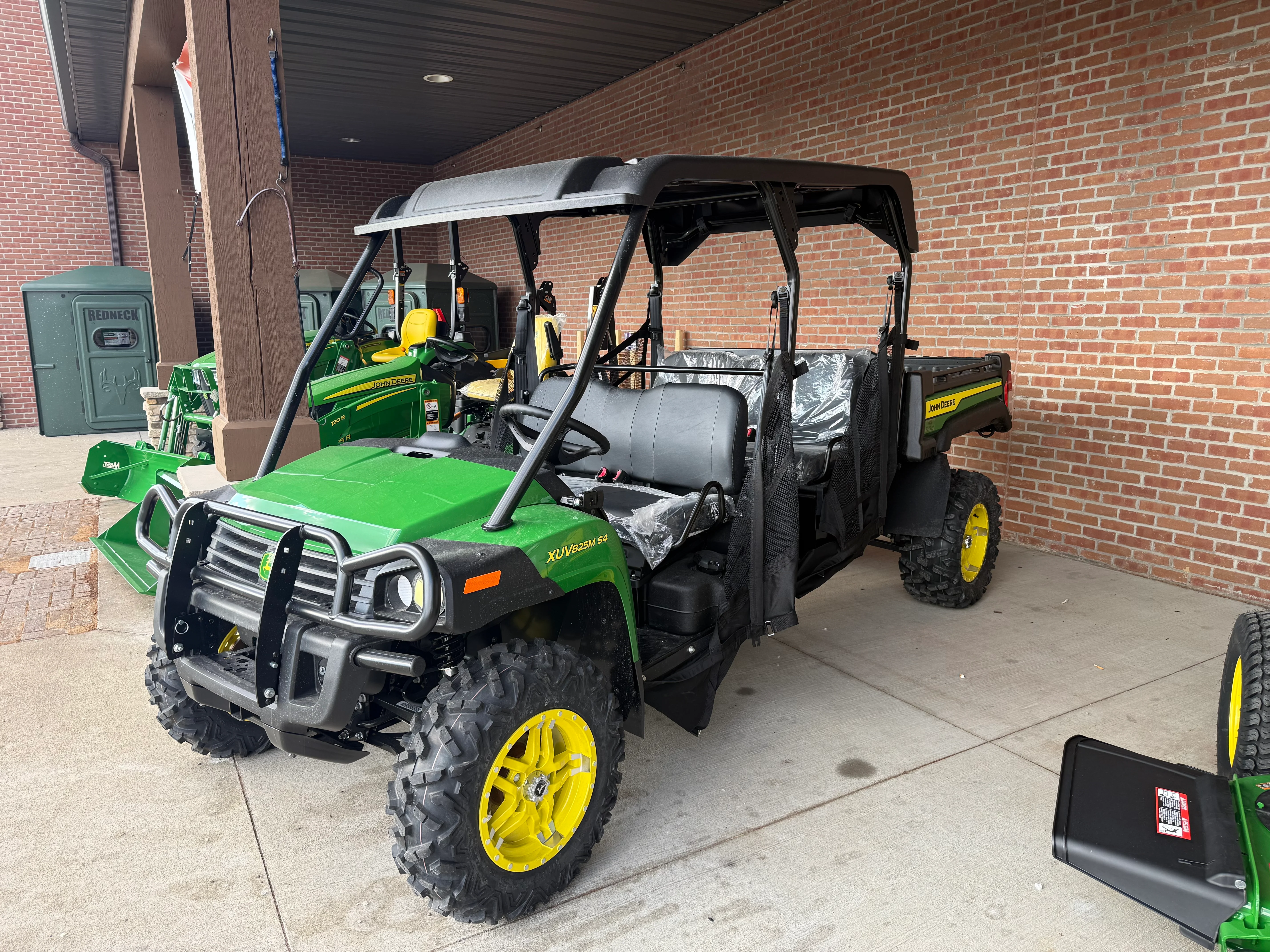 Fine Crafted John Deere JD718519 Custom XUV825M 4-Seater Crossover Utility Vehicle Carefully Designed