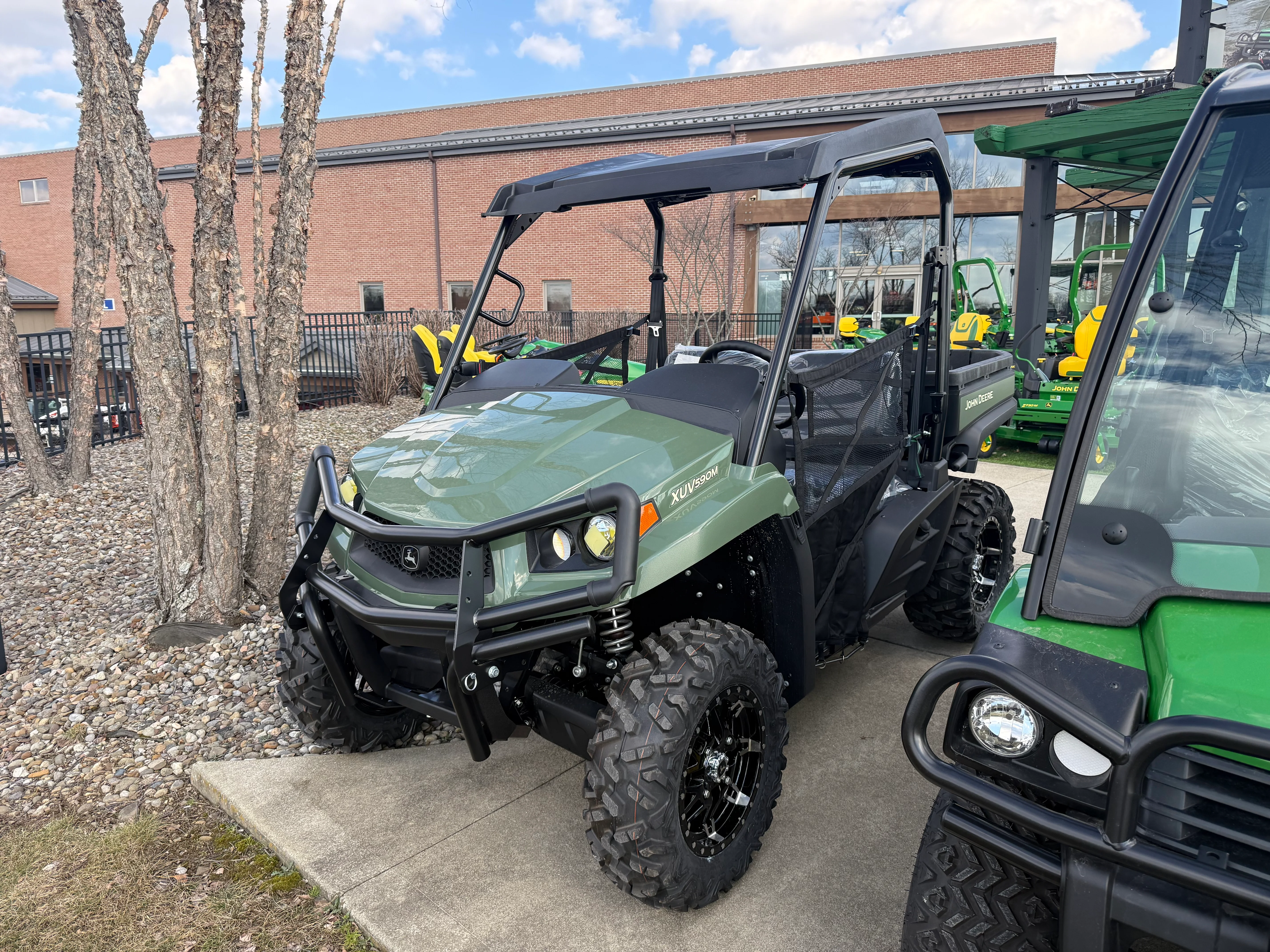 Trusted John Deere JD722215 Custom XUV590M Mid-Size Crossover Utility Vehicle Traditional