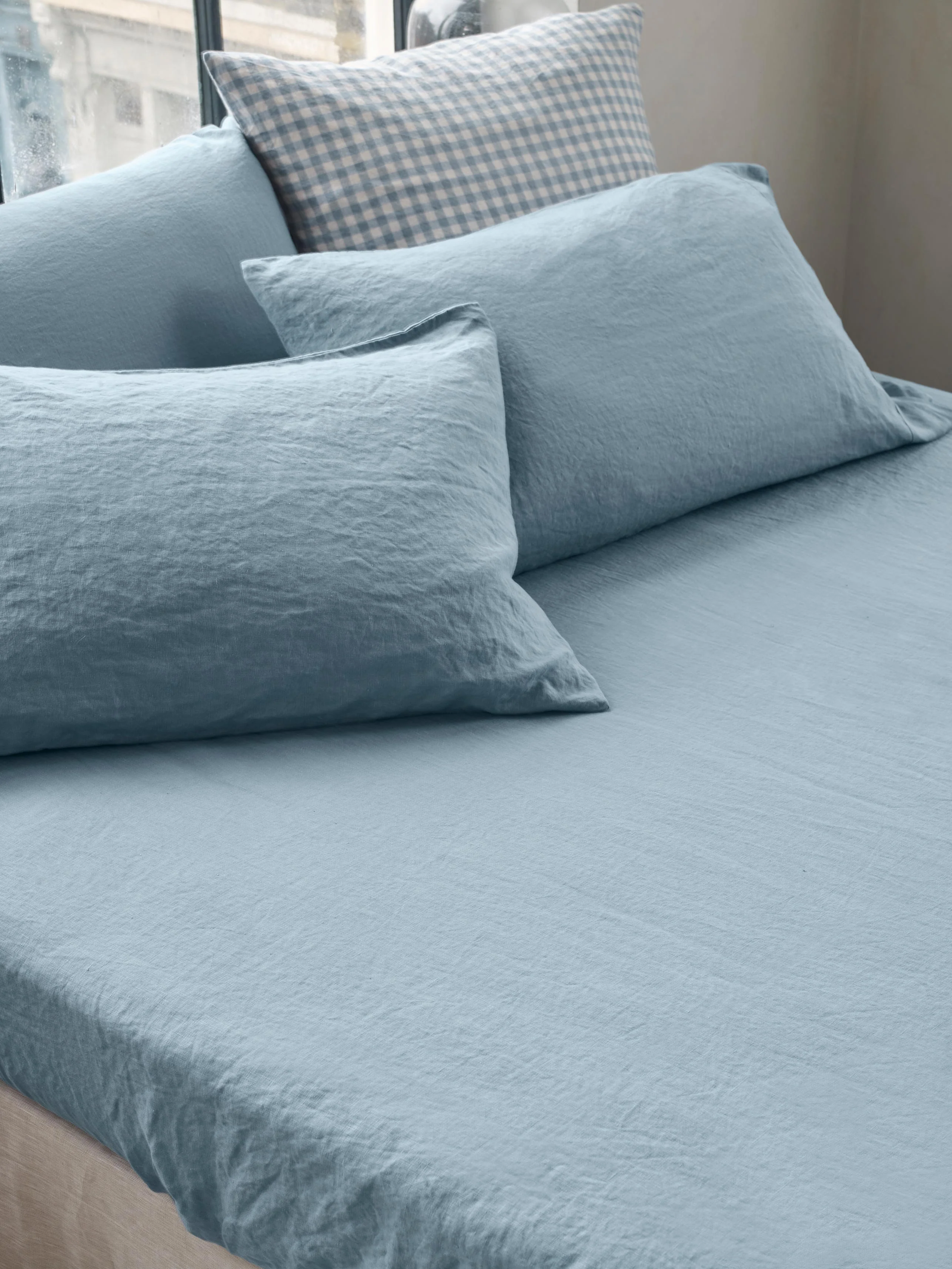 Authentic Dusk Blue Linen Blend Fitted Sheet Secure