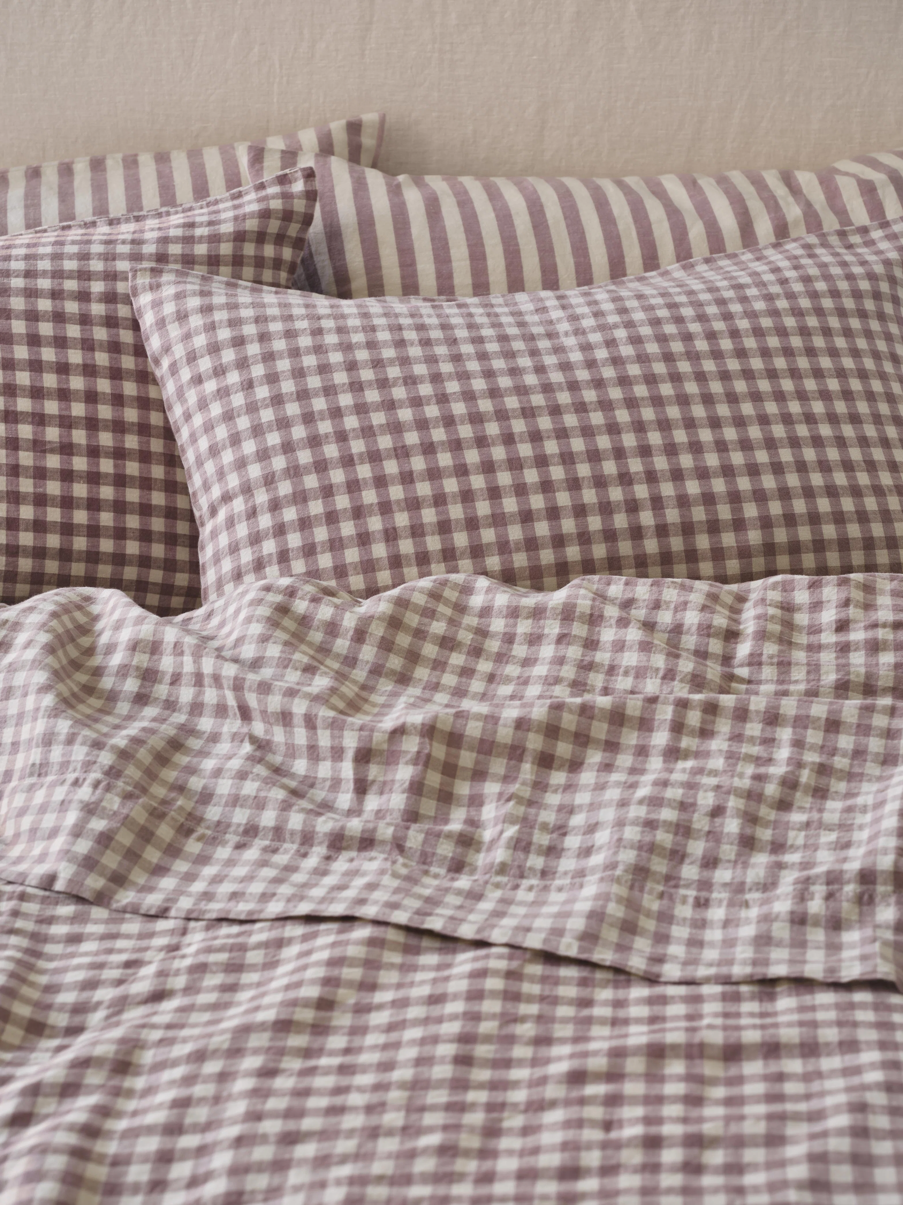 Easy-to-Use Elderberry Gingham Linen Blend Pillowcases Pair First-Class