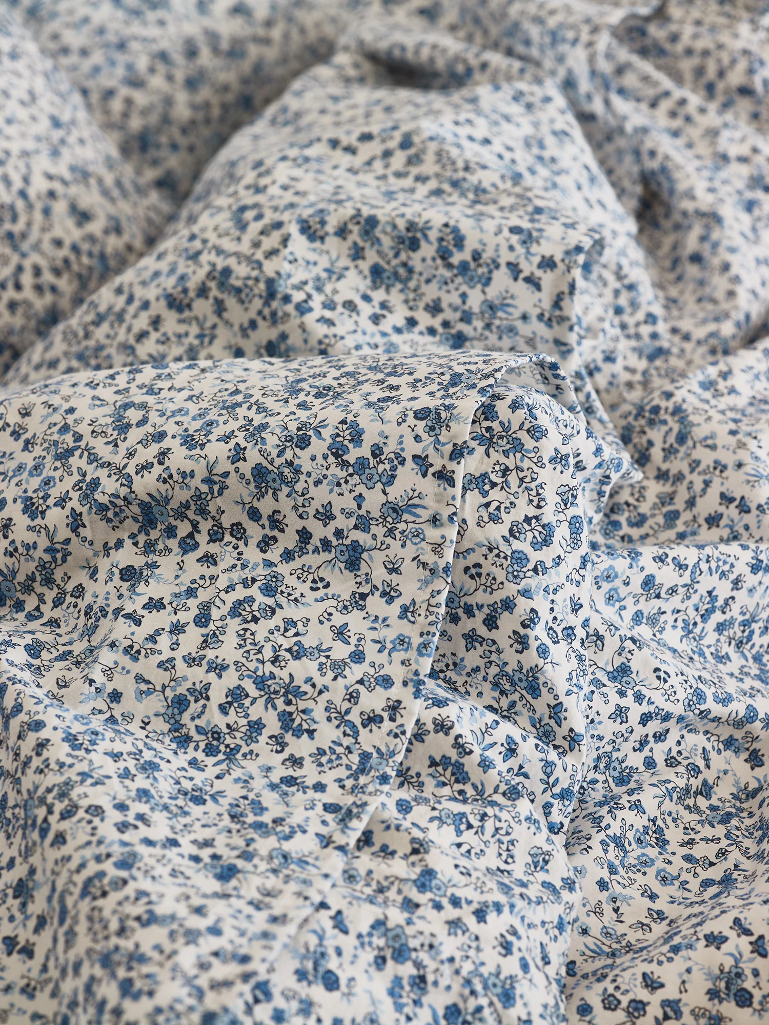Comfortable Blue Mini Meadow Cotton Flat Sheet Fine Crafted