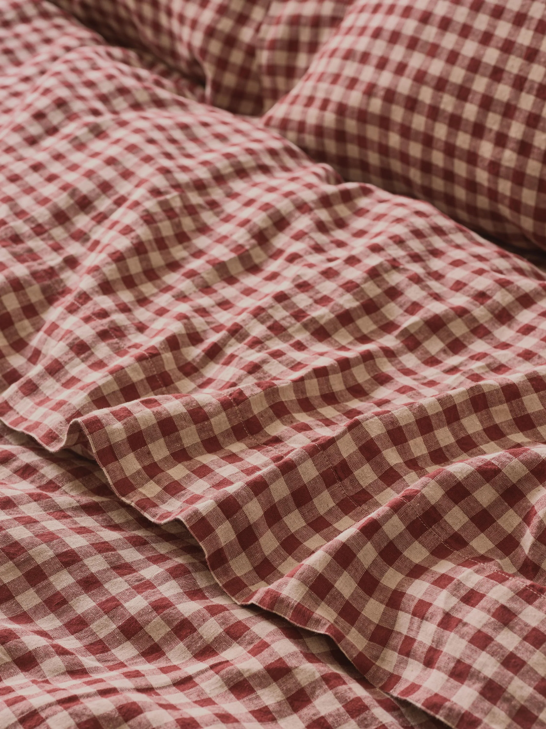 Next-Generation Rhubarb Gingham Linen Blend Flat Sheet Durable
