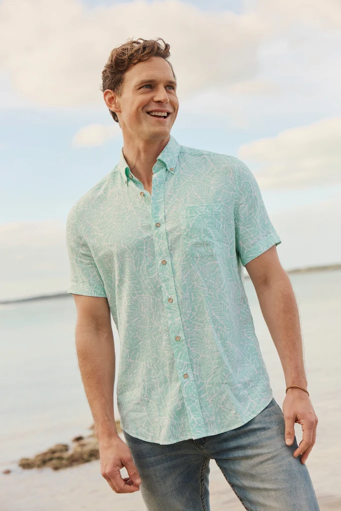 Prestigious Beach Palms Linen Rayon Short Sleeve Sport Shirt Selected