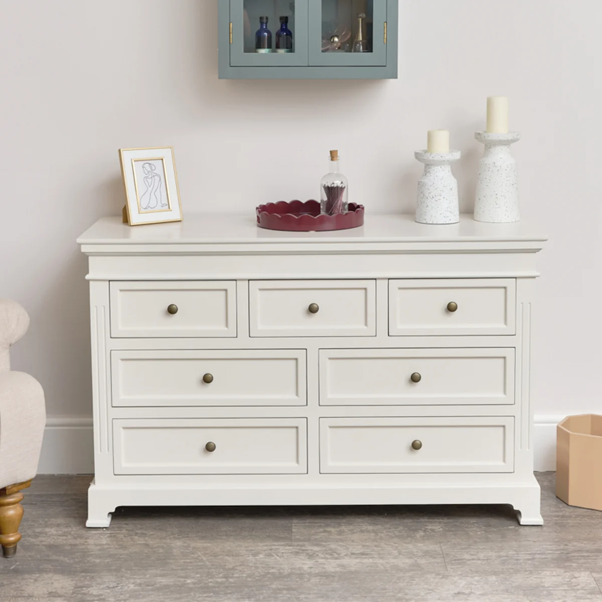High-Grade Large Ivory 7 Drawer Chest of Drawers – Daventry Ivory Range Refined