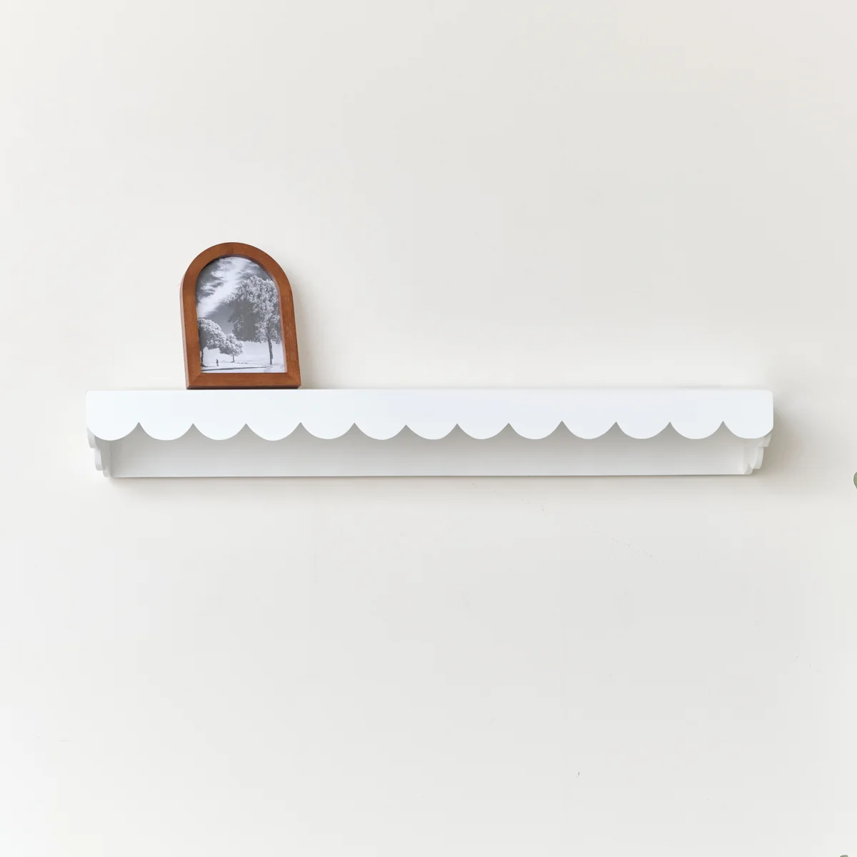 High-Quality Extra Large White Scalloped Wall Storage Shelf – 90cm Secure