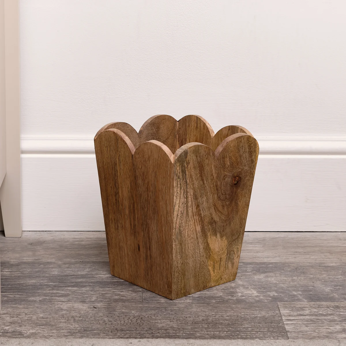 First-Class Mango Wood Scalloped Edge Waste Paper Bin High-Quality