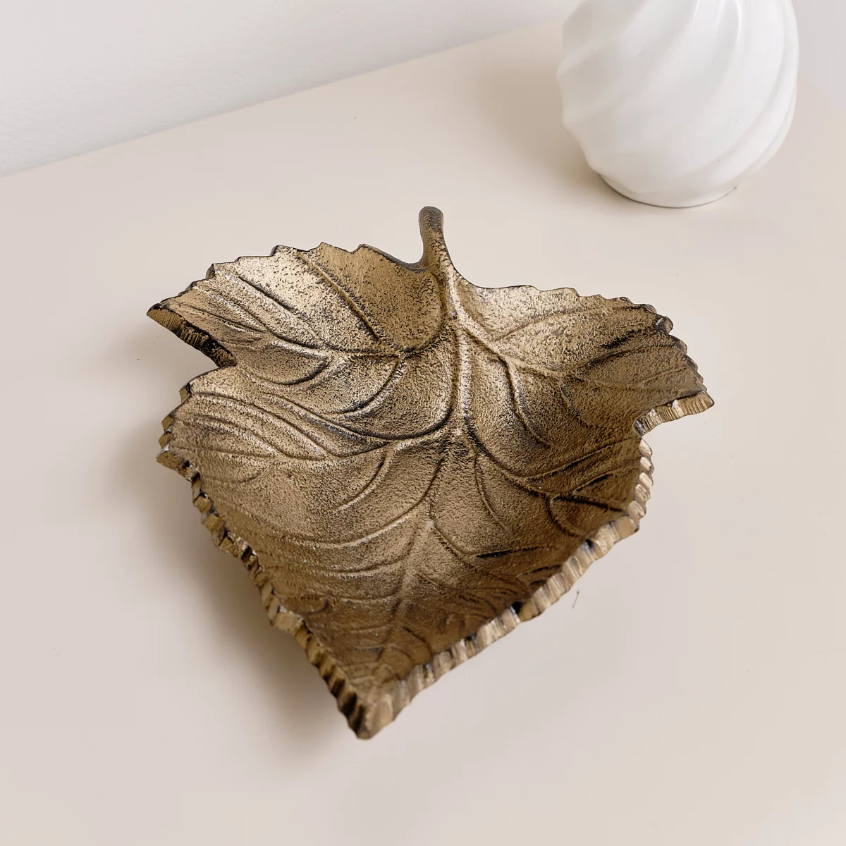 Durable Rustic Bronze Leaf Trinket Tray Dish Casual