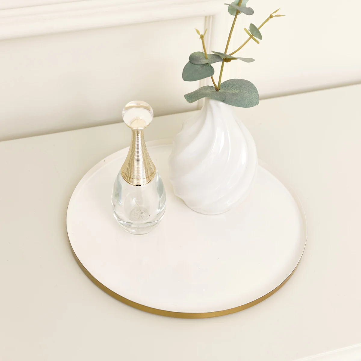 Specialty Round Metal Gold Ivory Tray Carefully Designed