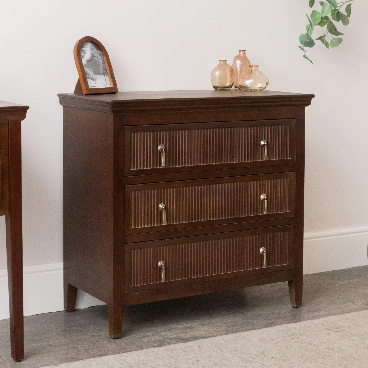 Clean 3 Drawer Dark Wood Reeded Chest of Drawers – Georgian Range Lightweight