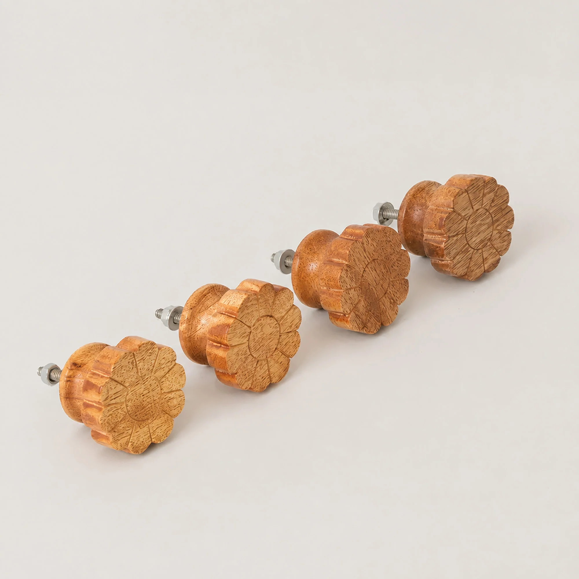 Relaxed Set of 4 Rustic Wooden Flower Shaped Drawer Knobs Verified