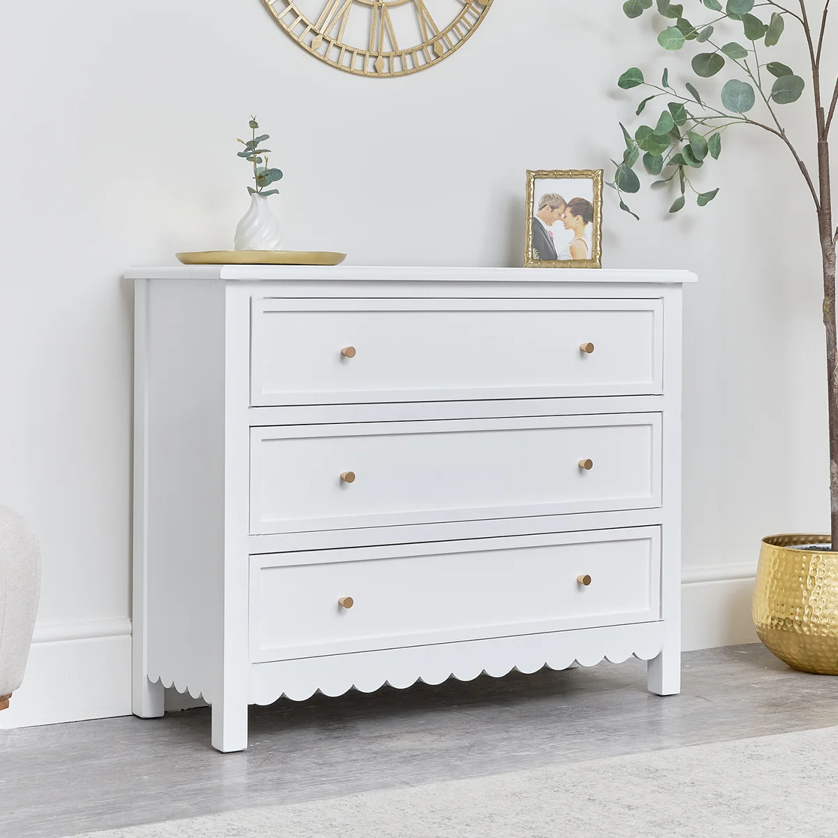 Flexible Large Scalloped 3 Drawer Chest of Drawers – Staunton White Range – Damaged second Secure