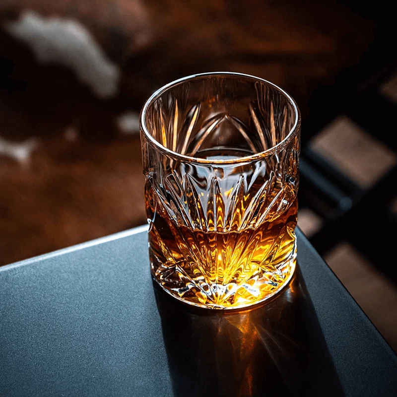 Lightweight Connoisseur Palm Glasses – Elegant Drinking Experience Advanced