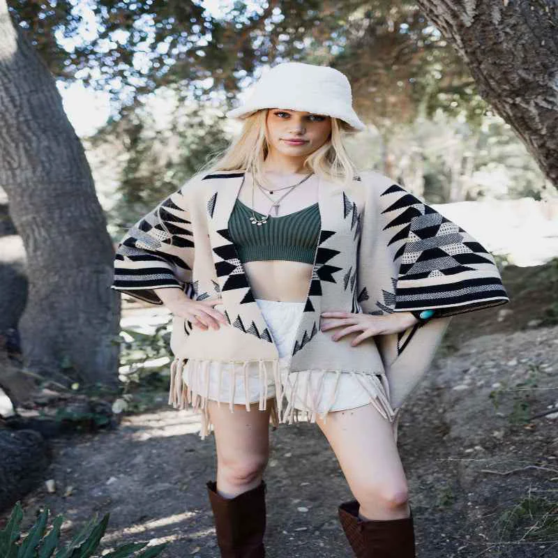 Minimalist Aztec Fringed Ruana Quality