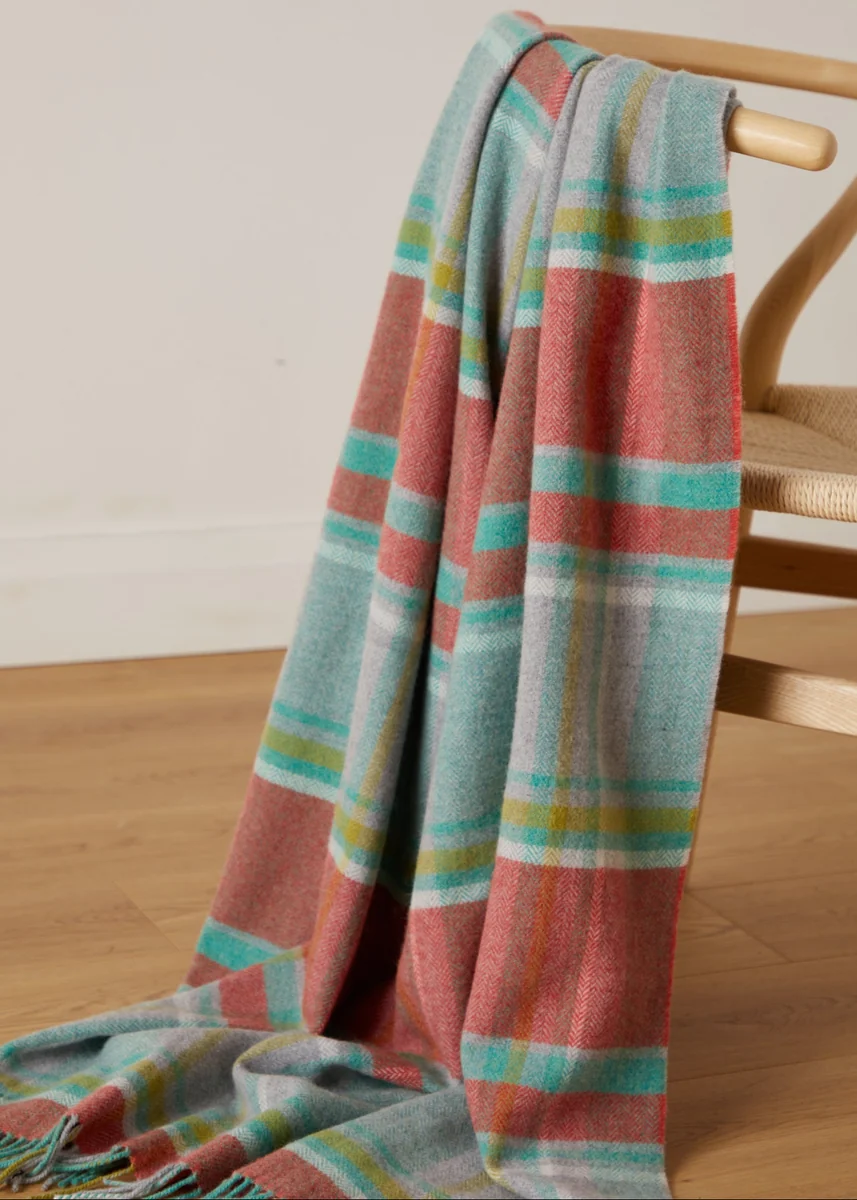 Expertly Made Foxford Spraoi Lambswool Throw World-Class