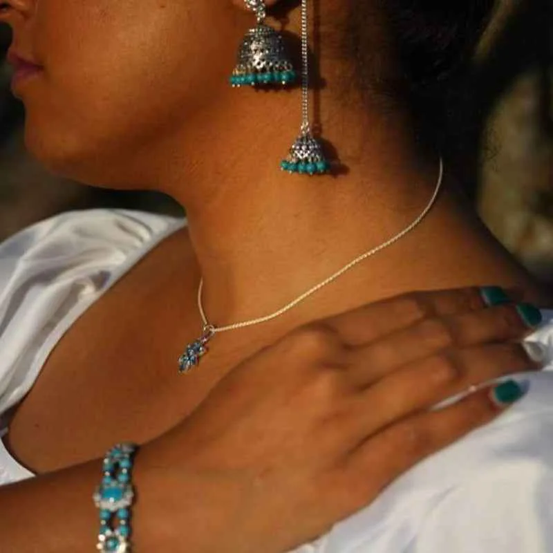 Advanced Turquoise Stone Necklace Silver Tone Chain Floral Design Jewelry Carefully Designed