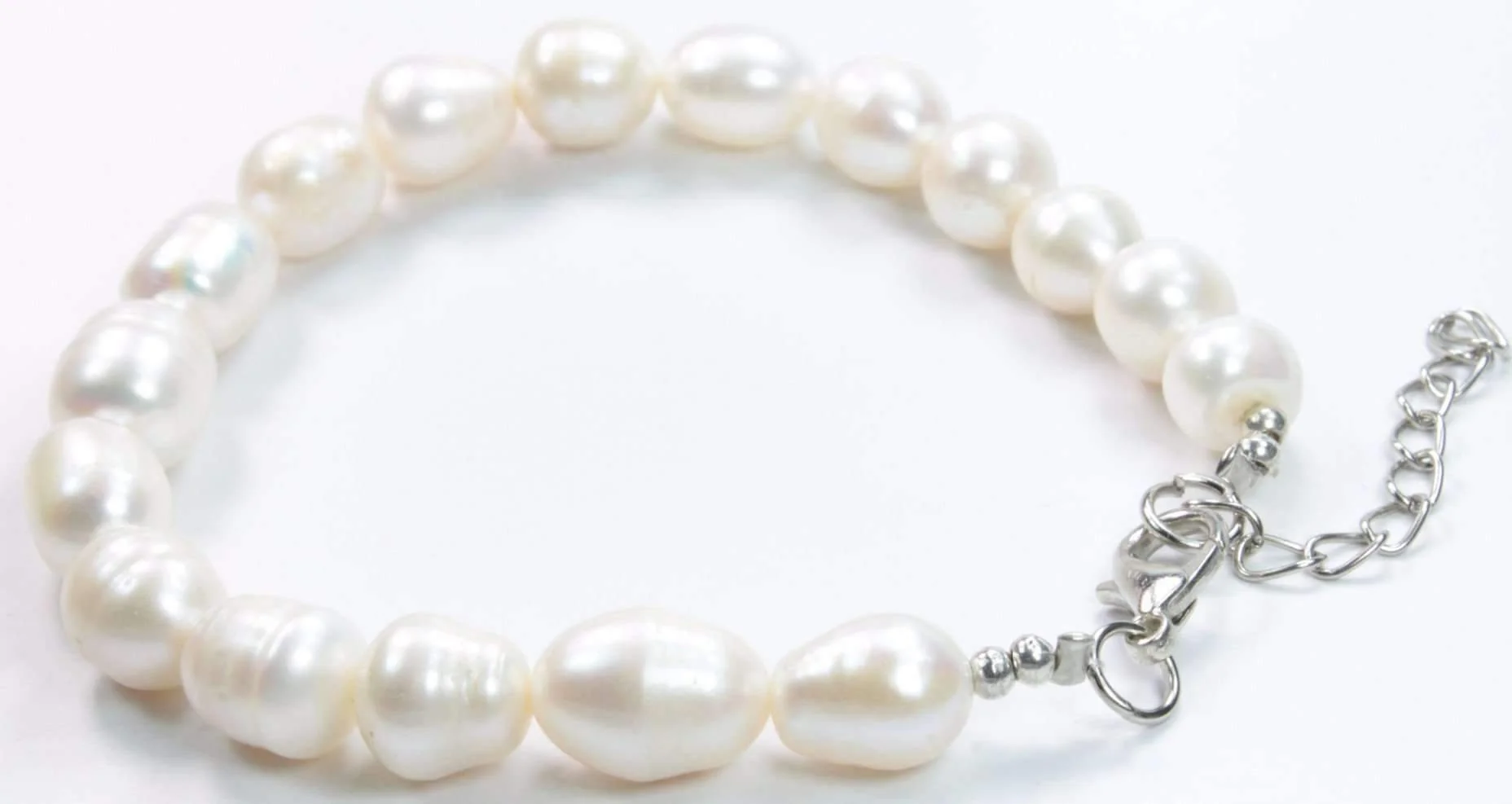 Next-Generation Freshwater Pearl Bracelet with Silver Clasp Professional