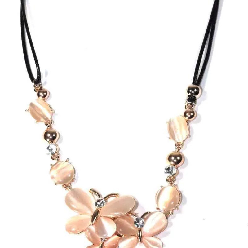 Sustainable Peach Floral Beaded Pendant Necklace Adjustable Cord Top-Quality