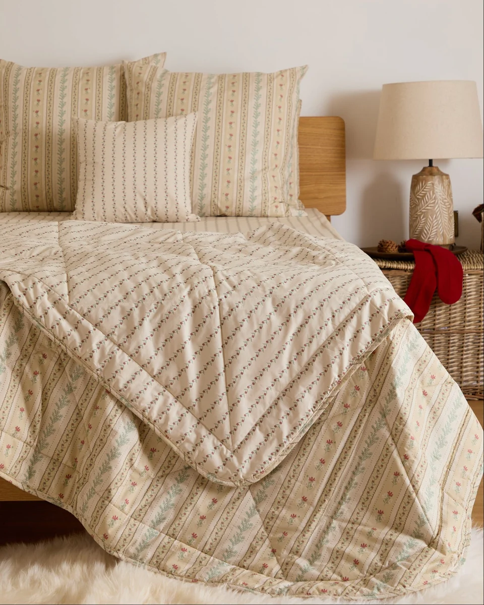 Specialty Foxford Rose Quilt Crafted