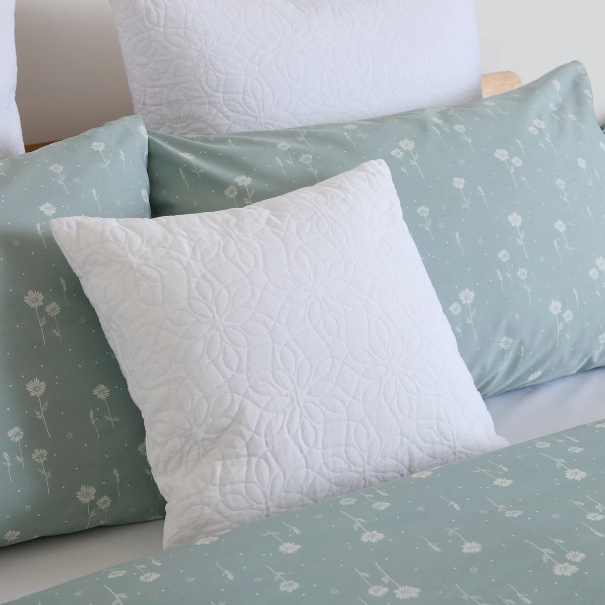 Smooth Foxford White Matelassé Cushion- Small Healthy