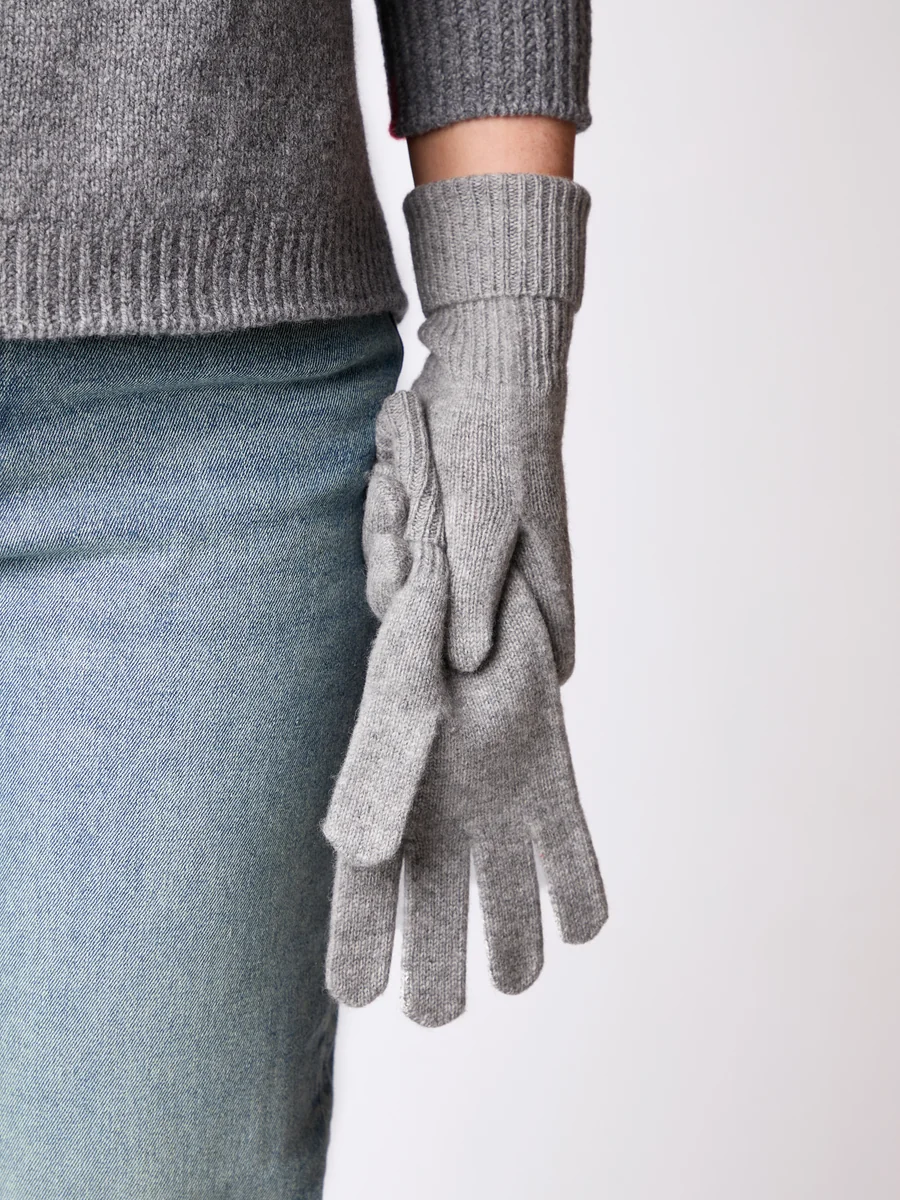Expertly Made Foxford Grey Cashmere Gloves Durable